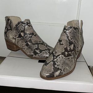 Dolce Vita booties ONLY WORN ONCE